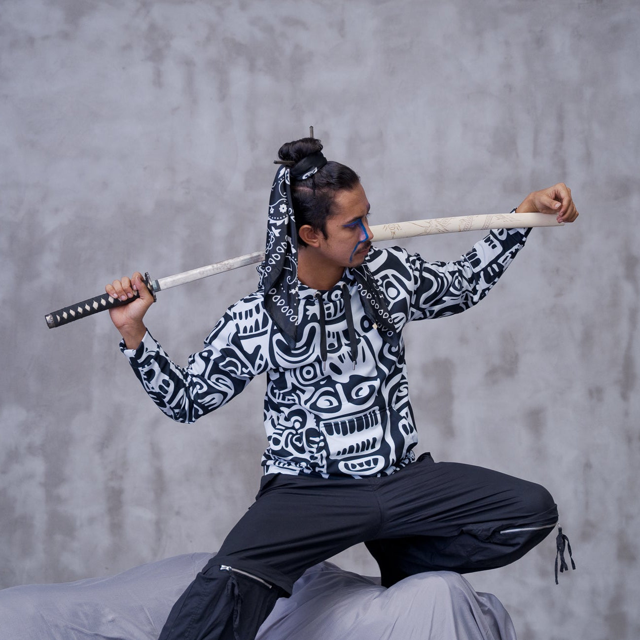 TOTEMIC VIBES (inverted) Unisex Pullover Hoodie (D05)